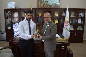 Read more about the article عميد كلية التمريض يكرم الفائزين ببطولة لعبة المنضدة