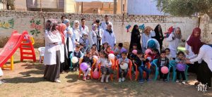 Read more about the article زيارة طلبة المرحلة الثالثة بكلية التمريض بجامعة كربلاء لـ  أطفال روضة الوهج وروضة الزنبق