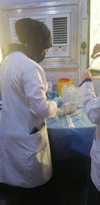 Read more about the article كلية التمريض تواصل تدريباتها العملية في المستشفيات والمؤسسات الصحية