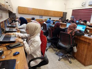 Read more about the article جانب من مختبر الحاسوب لطلبة المرحلة الثانية والتعلم على برنامجExcel