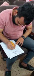 Read more about the article بمشاركة فريق الدعم التقني كلية التمريض بجامعة كربلاء تعلن إجراء الإختبار التجريبي الأول ” بالببل شيت ” لطلبتها