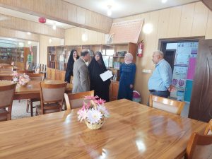 Read more about the article عميد كلية التمريض يزور مكتبة الكلية