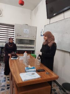 Read more about the article كلية التمريض تواصل إقامة الدورة العلمية عن الأوساط الزراعية وطرق تحضيرها في المختبر