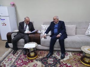 Read more about the article بعد تماثله للشفاء عميد كلية التمريض يباشر مهام عمله ويستقبل المهنئين لسلامته