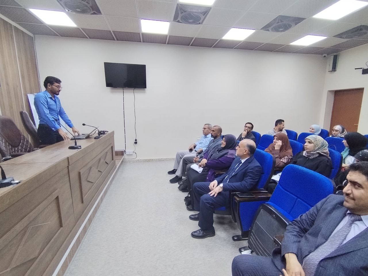 You are currently viewing كلية التمريض تعلن الإنتهاء من مناقشة السمنار الثالث لطلبة الدراسات العليا