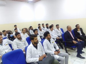 Read more about the article كلية التمريض تنظم زيارة علمية ميدانية لطلبتها الى مستشفى الطب البيطري