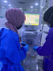 Read more about the article كلية التمريض تواصل التدريب السريري لطلبتها في مستشفى الامام الحسين الطبية