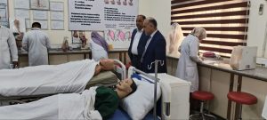 Read more about the article عميد كلية التمريض الأستاذ الدكتور علي كريم خضير الجبوري يتفقد سير الإمتحانات النهائية للطلبة في القاعات الدراسية والمختبرات العلمية.