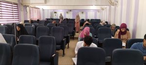 Read more about the article بالصور…. طلبة كلية التمريض للدراستين الصباحية والمسائية يؤدون الإمتحانات النهائية ” الامتحان التقويمي” لمادة صحة المجتمع بإشراف عميد كلية التمريض الأستاذ الدكتور علي كريم خضير الجبوري ومتابعة معاوني العميد للشؤون العلمية والإدارية وأعضاء اللجنة الإمتحانية من التدريسيين والفنيين.          إعلام كلية التمريض