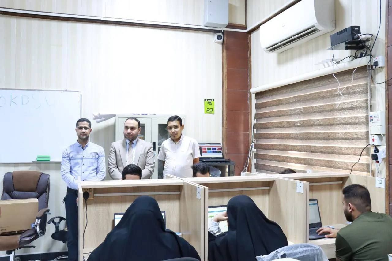 Read more about the article بالصور / بتوجيه من الأستاذ الدكتور علي كريم خضير الجبوري عميد كلية التمريض رئيس لجنة عمداء كليات التمريض في العراق شارك المدرس أحمد صامت حاتم والمبرمج حسين علي مهدي عضو اللجنة الوزارية بالإمتحان التقويمي لطلبة كلية طب الأسنان المرحلة الخامسة والتي جرت يوم الأثنين الموافق ١٩ حزيران ٢٠٢٣.      إعلام كلية التمريض