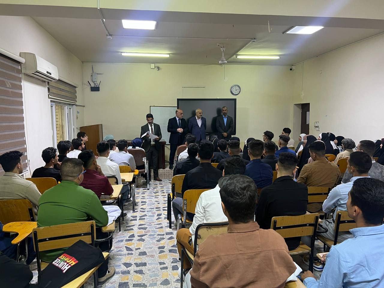 Read more about the article بالصور / عميد كلية التمريض الأستاذ الدكتور علي كريم خضير الجبوري وبرفقته الأستاذ المساعد الدكتور سلمان حسين فارس الگريطي معاون العميد للشؤون العلمية والدراسات العليا في كلية التمريض خلال لقاءة مساء يوم الأحد الموافق 12 / تشرين الثاني 2023 بطلبة المرحلة الأولى الدراسة المسائية المقبولين في كليتنا للعام الدراسي الحالي 2023 -2024 بحضور الأستاذ الدكتور خميس بندر عبيد رئيس فرع تمريض الأطفال في كلية التمريض  الأستاذ الدكتور زكي صباح مصيحب رئيس فرع العلوم الأساسية في كلية التمريض والمدرس المساعد مصطفى كريم مشتت مدير شعبة التسجيل وشؤون الطلبة في كلية التمريض . من جهته هنئ عميد كلية التمريض الطلبة بمناسبة بدء العام الدراسي الجديد متمنياً لهم عاماً مكللاً بالنجاح والتفوق .     إعلام كلية التمريض