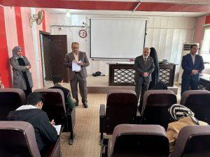 Read more about the article بالصور / عميد كلية التمريض الأستاذ المساعد الدكتور سلمان حسين فارس الگريطي يتفقد سير الإمتحانات النهائية الكورس الأول للعام الدراسي الحالي 2023 – 2024 المرحلة الأولى لمادة اللغة الإنكليزية للدراستين الصباحية والمسائية وبرفقته الأستاذ المساعد الدكتور حسن عبد الله عذبي معاون العميد للشؤون العلمية والدراسات العليا.   إعلام كلية التمريض