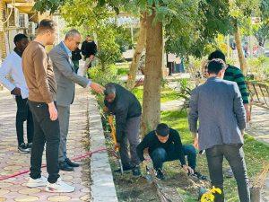 Read more about the article كلية التمريض تنظم حملة تطوعية لزراعة الشتلات والنباتات الموسمية