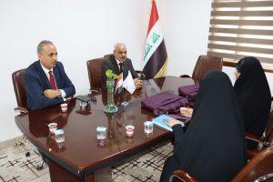 Read more about the article عميد كلية التمريض يلتقي وفد شعبة التبليغ الديني النسوي في العتبة الحسينية المقدسة