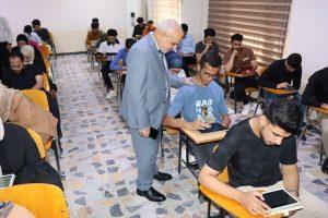 Read more about the article بالصور / عميد كلية التمريض الأستاذ المساعد الدكتور سلمان حسين فارس الگريطي يتفقد سير الإمتحان الشامل لمادة تمريض الصحة النفسية والعقلية لطلبة كلية التمريض للدراستين الصباحية والمسائية .   إعلام كلية التمريض