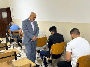 Read more about the article بالصور / عميد كلية التمريض الأستاذ المساعد الدكتور سلمان حسين فارس الگريطي يتفقد سير الإمتحانات النهائية لطلبة للدراسة الاولية  يوم السبت الموافق 25 آيار 2024.   إعلام كلية التمريض