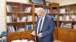 Read more about the article بالصور / الأستاذ المساعد الدكتور سلمان حسين فارس الگريطي عميد كلية التمريض بجامعة كربلاء يجري جولة تفقدية في أروقة الكلية , شملت البنايات ومكاتب الفروع العلمية والقاعات الإمتحانية للطلبة ومخزن الكلية كما شملت الجولة مكتبة الكلية.     إعلام كلية التمريض