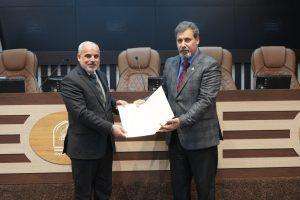 Read more about the article رئيس جامعة كربلاء يكرم عميد كلية التمريض رئيس لجنة الإعتماد المؤسسي في جامعة كربلاء