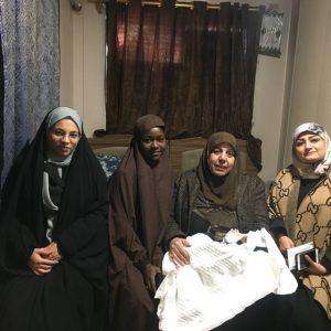 Read more about the article وفد من كلية التمريض يزور أحدى الطالبات الأجنبيات في محل إقامتها