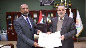 Read more about the article عميد كلية التمريض يكرم رئيس فرع تمريض الأطفال في كلية التمريض