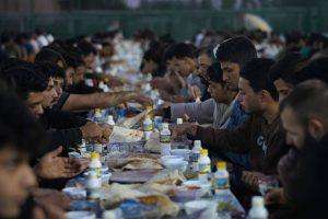 Read more about the article جامعة كربلاء تختتم مبادرتها الرمضانية  لطلبة الأقسام الداخلية .