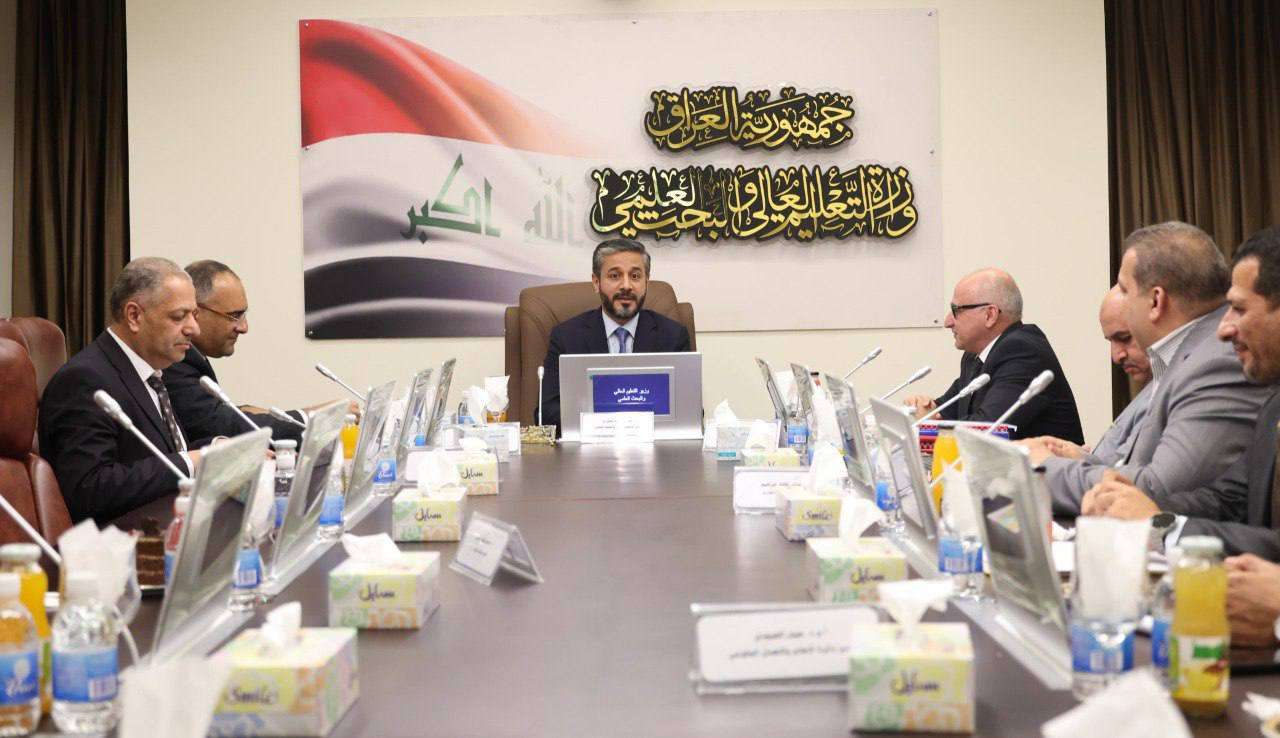 You are currently viewing وزير التعليم يتابع الاستعدادات لافتتاح كليتي التميز والذكاء الاصطناعي في جامعة بغداد