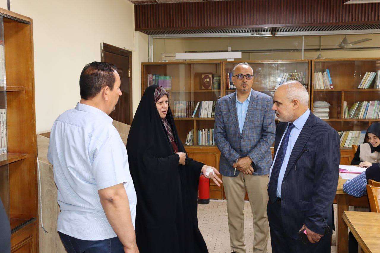 Read more about the article جولة تفقدية لعميد كلية التمريض برفقة معاون العميد للشؤون الإدارية إلى مكتبة الكلية والمخزن