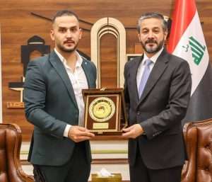 Read more about the article وزير التعليم يكرم الطالب الأول على دفعته من نزلاء السجون الإصلاحية