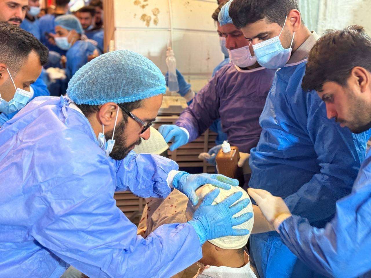 Read more about the article تدريسيون وطلبة من كلية التمريض يشاركون في تقديم الإسعافات الأولية للمعزين بذكرى استشهاد الإمام الحسين (عليه السلام)