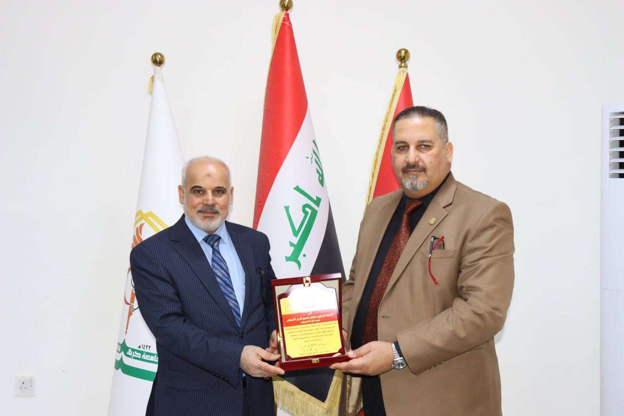 You are currently viewing السيد مساعد رئيس الجامعة للشؤون العلمية يزور كلية التمريض مهنئاً السيد العميد.