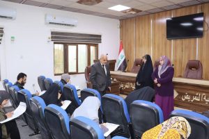 Read more about the article السيد العميد يتفقد القاعة  الدراسية الخاصة بامتحان طلبة الماجستير