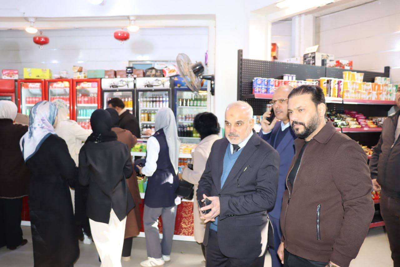 You are currently viewing السيد العميد يتفقد النادي الطلابي ويؤكد الالتزام بالإرشادات الصحية