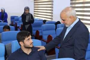 Read more about the article السيد العميد يتفقد امتحان مادة الكيمياء لطلبة المرحلة الأولى