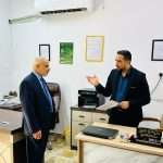 السيد العميد يجري جولة ميدانية لمتابعة سير العمل في الأقسام الإدارية والشعب العلمية.