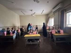 Read more about the article كلية التمريض تنظم زيارة إنسانية لأيتام مدرسة السيدة رقية